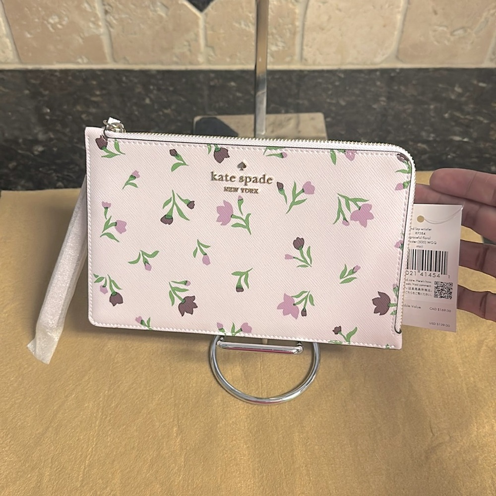 Kate Spade NWT Floral Wristlet $139 retail